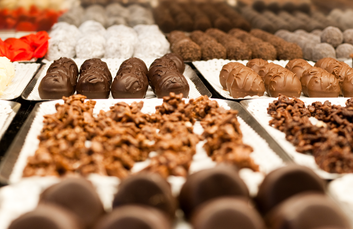 Afternoon Snacks & Desserts - Chocolate Shop